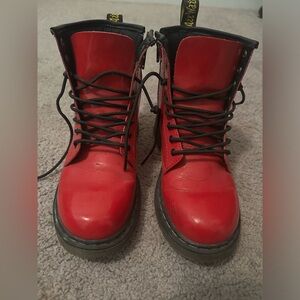 Kids size 3/ women’s size 5 Dr martens